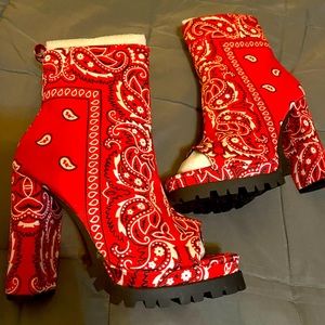BRAND NEW Bandana peep toe boots, size 8. These are definitely statement shoes!